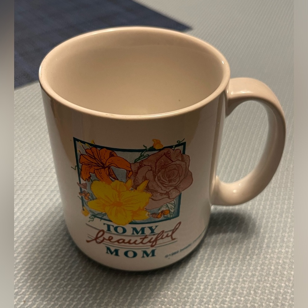 “To My Beautiful Mom” 1989 vintage Mother’s Day mug